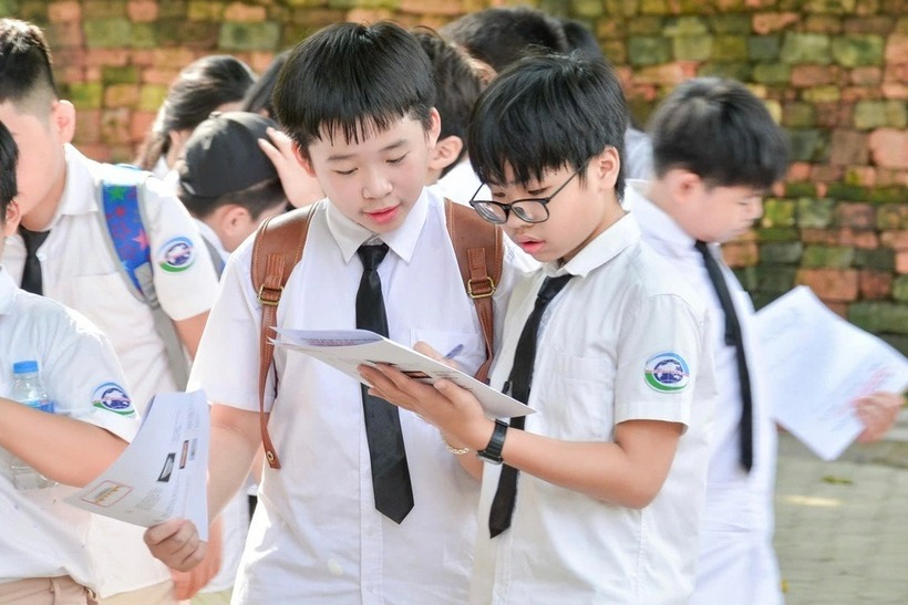 "Cuộc đua" vào lớp 6 tại các trường THCS "hot" ở Hà Nội năm 2025 đang nóng lên khi nhiều trường đồng loạt công bố phương án tuyển sinh. Ảnh minh họa