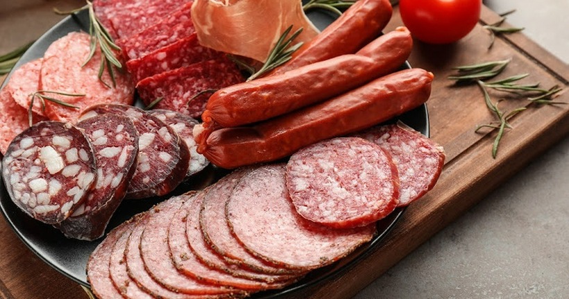 Thịt chế biến sẵn không tốt cho người bị mỡ máu cao