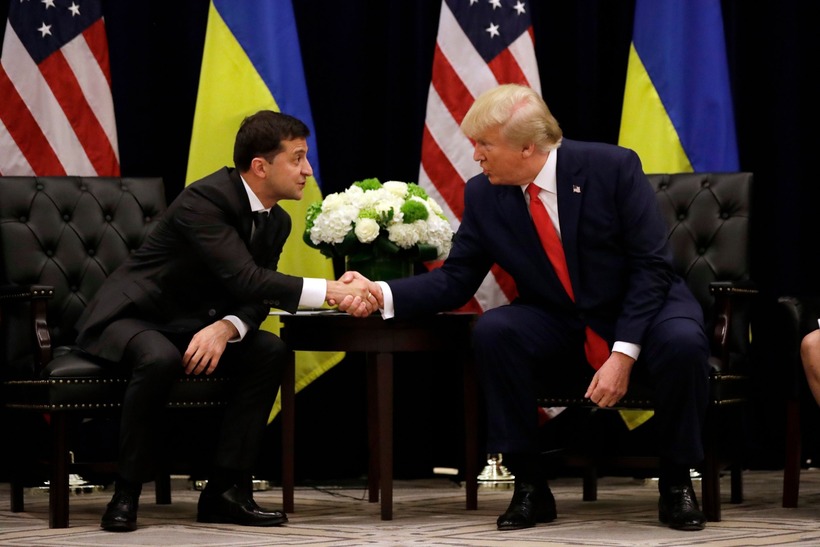 Mỹ dường như đã nới lỏng yêu cầu Ukraine trả lại viện trợ. Ảnh: Reuters