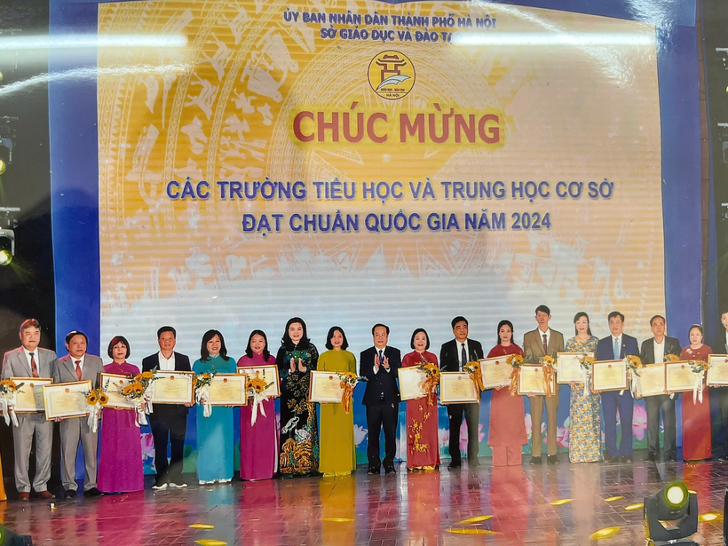 Lễ chúc mừng, trao Bằng công nhận trường Tiểu học và THCS đạt chuẩn Quốc gia năm học 2024