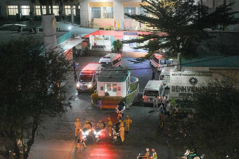 Với sự hỗ trợ của lực lượng CSGT, những "món quà cuộc sống" được nhanh chóng vận chuyển an toàn đến những người bệnh khác. Ảnh: Thời báo VTV