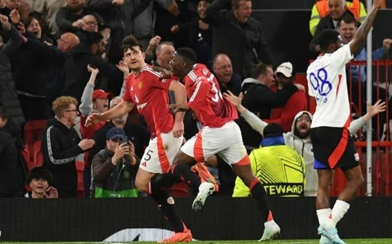 Kết quả bóng đá hôm nay ngày 18/4: MU thắng ngược khó tin trước Lyon.