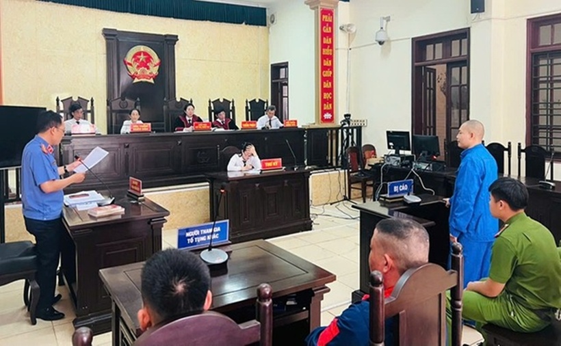 TAND tỉnh Quảng Bình mở phiên sơ thẩm, tuyên án tử hình đối với Nguyễn Xuân Huyên. (Ảnh: NLĐ)