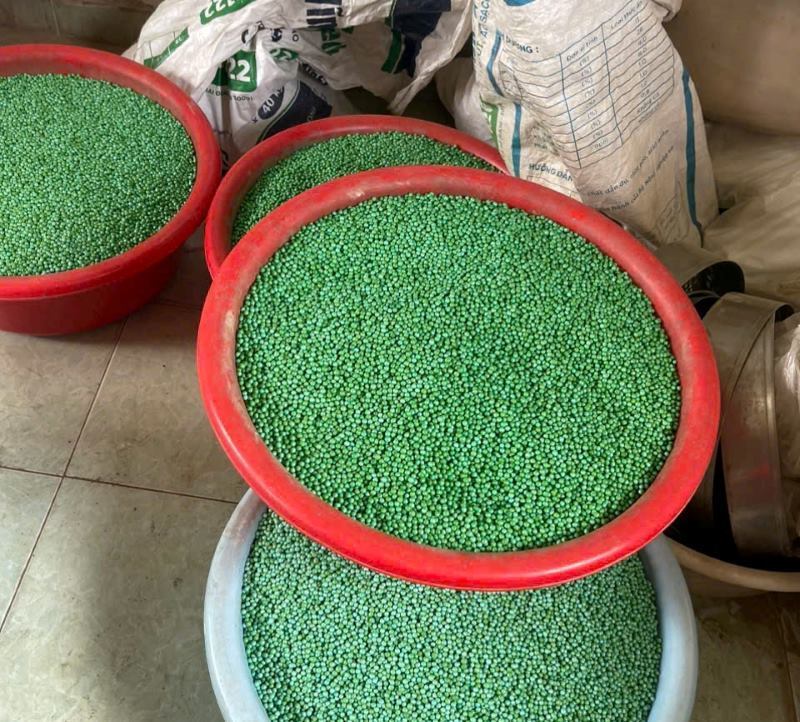 Lô thuốc giả được đựng trong các chậu. (Ảnh: Cơ quan tỉnh Thanh Hóa)