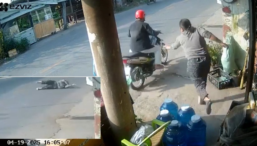 Nam thanh niên tăng tốc khiến người phụ nữ té ngã, đập mặt xuống đường. Ảnh: Báo Thanh niên.
