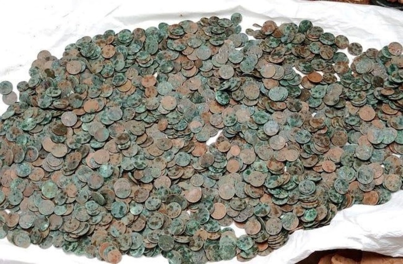 Số tiền xu được thu hồi lại nhưng ông Pillai vẫn được trao tặng với số tiền tương đương.