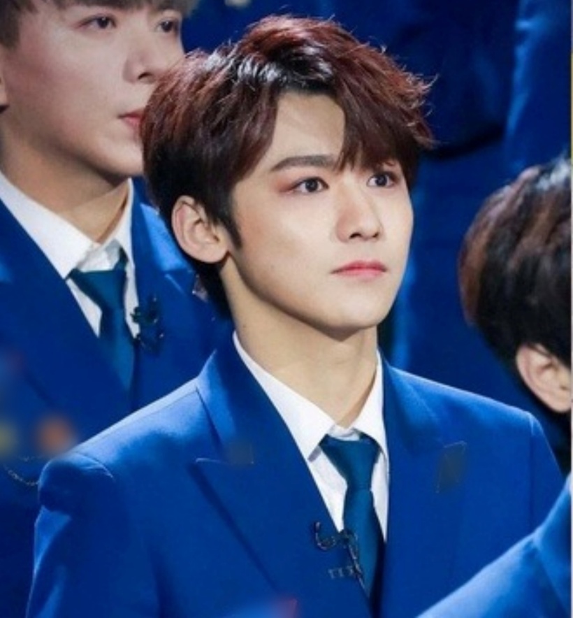 Hoàng Chính Kiệt vào showbiz từ năm 15 tuổi với vai trò diễn viên, ca sĩ.