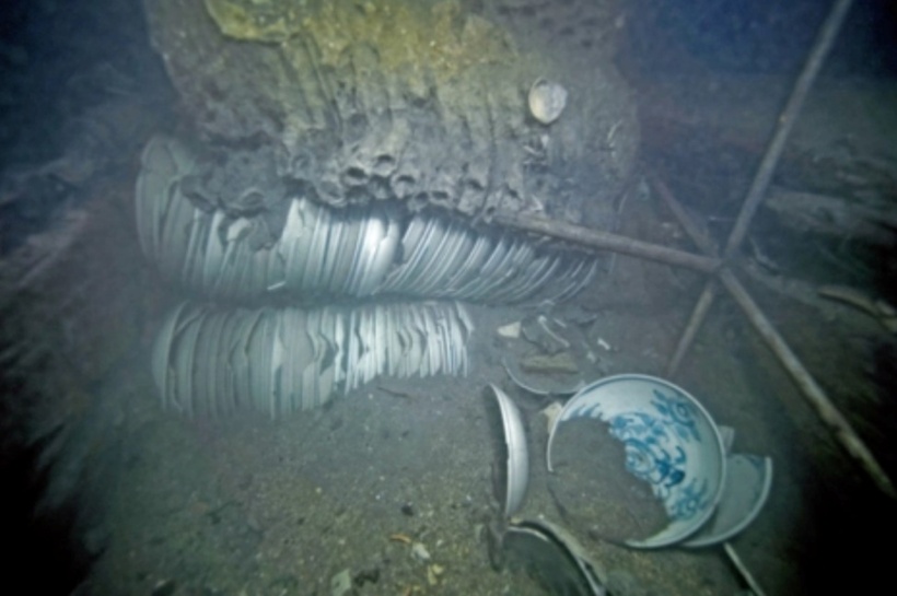 Khoảng 56.500 món đồ được làm bằng gốm sứ được tìm thấy bên trong tàu chìm. Ảnh minh họa