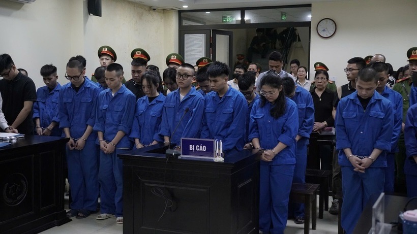 Các bị cáo tại phiên tòa xét xử. Ảnh: Dân trí