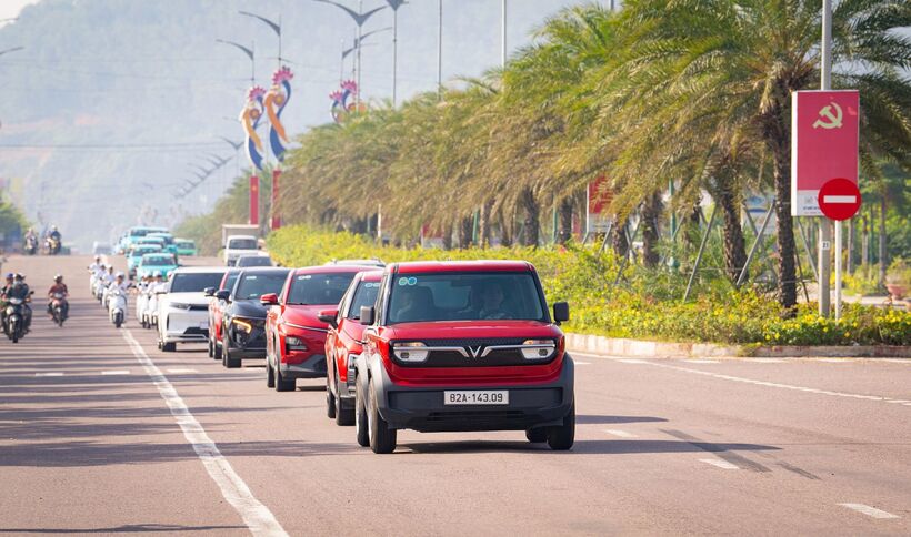 Trạm sạc khắp nơi, dịch vụ hậu mãi 5 sao: Lý do VinFast chinh phục khách hàng Việt - 1