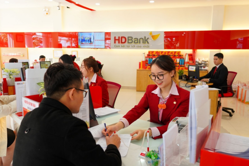 Lãi suất ngân hàng tiếp tục ghi nhận xu hướng giảm mạnh