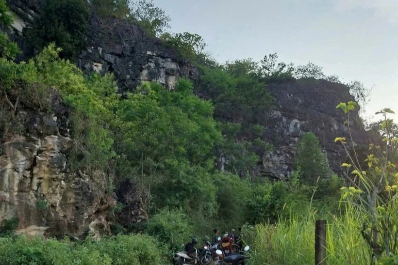 Khu vực Lèn Chùa - nơi phát hiện nhiều bộ xương nghi của người. (Ảnh: Dân trí)