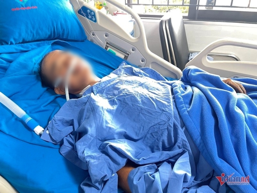 Tài xế đang được điều trị tại bệnh viện. Ảnh: VietNamNet