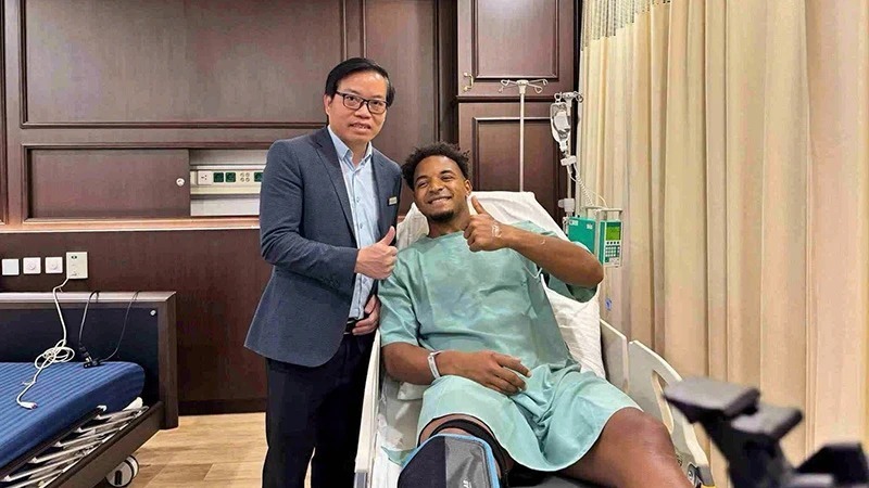 Tiền đạo Nguyễn Xuân Son đã trở lại Thép xanh Nam Định để bước vào giai đoạn phục hồi. Ảnh: Báo Nhân dân.