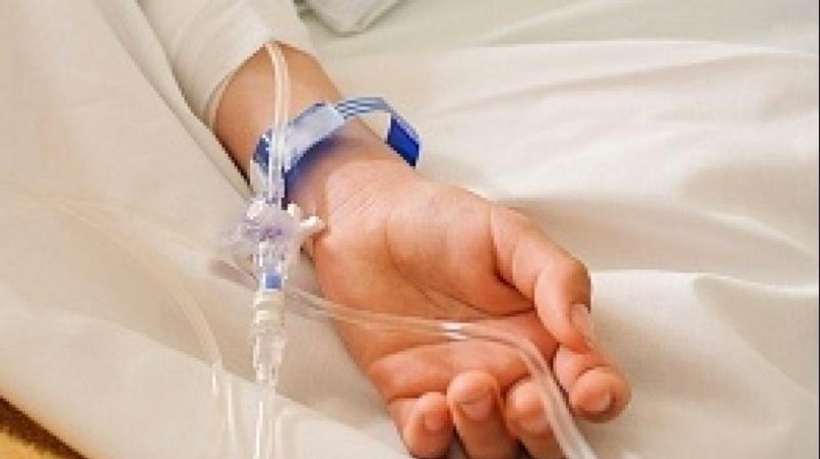 Các y bác sĩ cho biết nhóm học sinh có triệu chứng ngộ độc thực phẩm. Ảnh minh họa