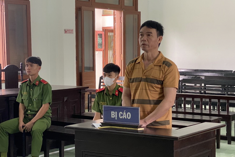 Bị cáo Nguyễn Văn Hùng tại phiên tòa sơ thẩm. (Ảnh: CAND)