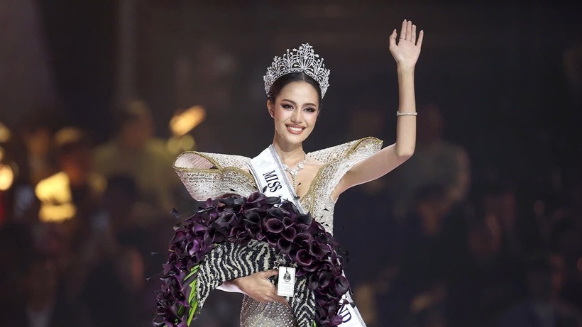 Opal Suchata Chuangsri bị tước danh hiệu Á hậu 3 Miss Universe 2024.
