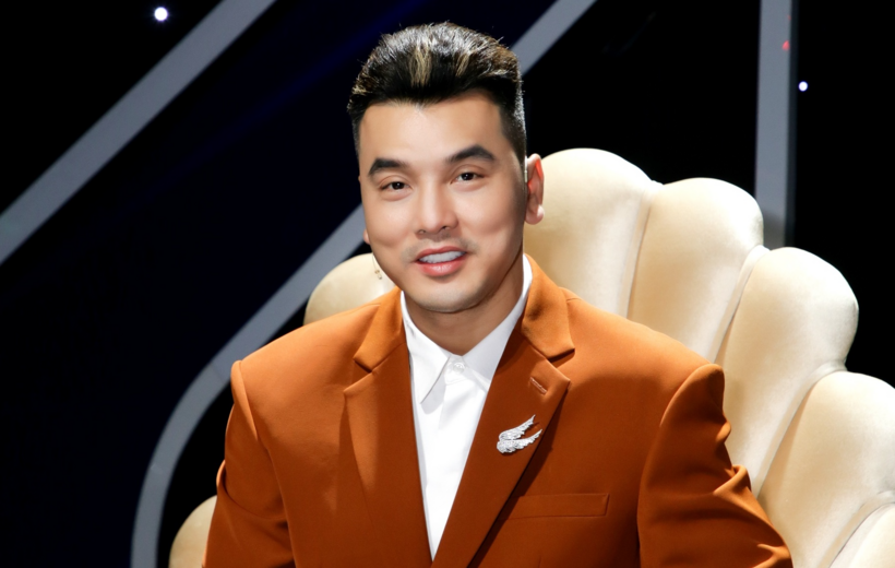 Dù đã bước sang tuổi tứ tuần nhưng nam ca sĩ vẫn hoạt động bền bỉ và nhận được sự quan tâm từ khán giả yêu nhạc.