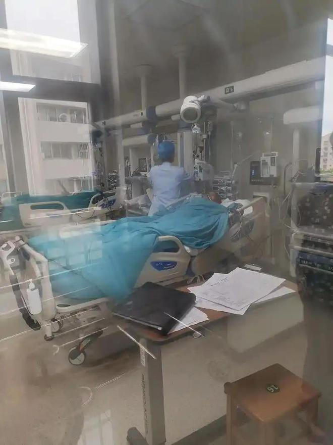 Trần Húc bị bệnh nặng nhưng vợ anh cắt đứt liên lạc, không về chăm sóc. Ảnh: 163