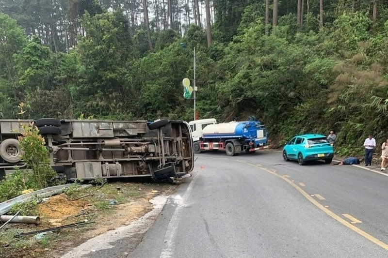 Hiện trường xảy ra vụ tai nạn. Ảnh: VTC News, báo Dân trí.