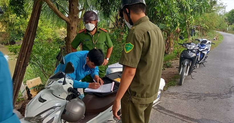Công an cấp xã có quyền xử phạt một số lỗi vi phạm giao thông nhất định, chủ yếu là các lỗi nhẹ, xảy ra trong khu vực địa phương quản lý. Ảnh minh họa