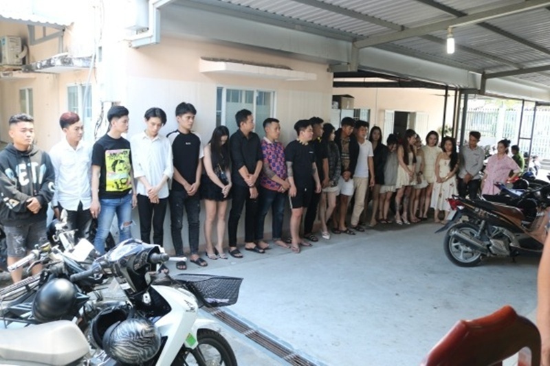 Các đối tượng có hành vi tổ chức sử dụng trái phép chất ma túy. Ảnh: Công an tỉnh Trà Vinh.