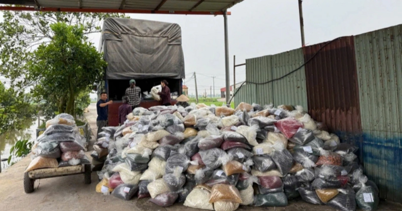 Số thực phẩm chức năng bị lực lượng chức năng thu giữ (Ảnh: CAND).