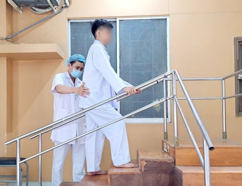 Sau gần 3 tuần điều trị, bệnh nhân dần ổn định. Ảnh: Người Lao Động