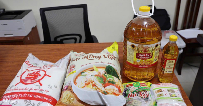 Công ty TNHH Famimoto Việt Nam đã tiêu thụ ra thị trường 144 tấn dầu ăn, 118 tấn bột canh, 363 tấn hạt nêm giả.&nbsp; (Ảnh: Công an tỉnh Phú Thọ)