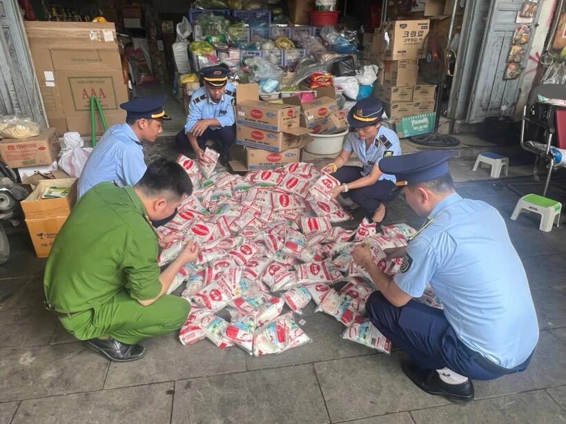 Thu giữ trên 500kg bột ngọt nghi giả mạo nhãn hiệu nổi tiếng.