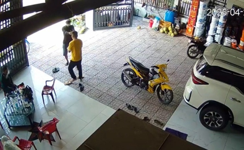 Hình ảnh ghi lại sự việc. (Ảnh: VnExpress)