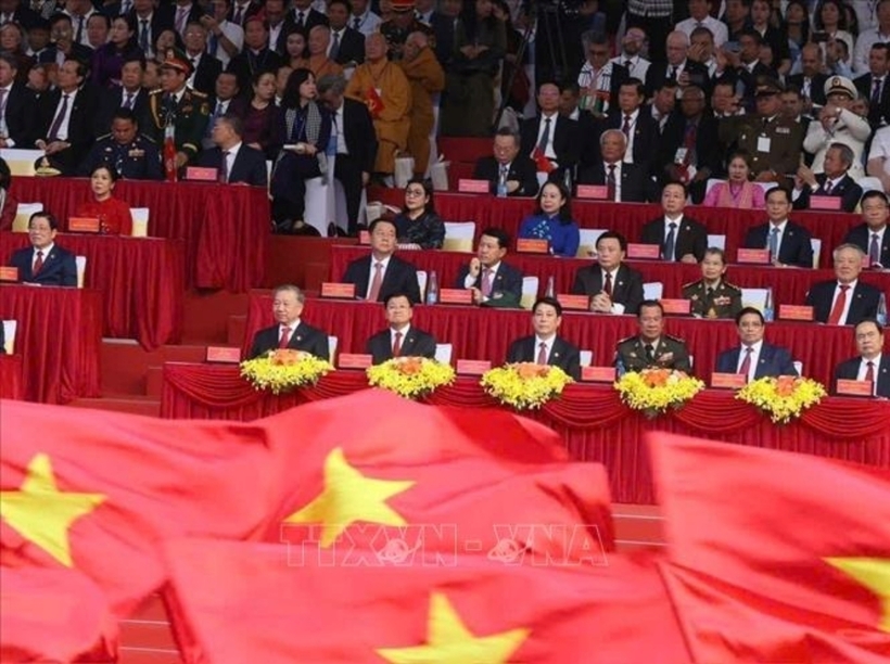 Tổng Bí thư Tô Lâm và các đồng chí Lãnh đạo, nguyên Lãnh đạo Đảng, Nhà nước cùng các vị khách quốc tế và đại biểu dự buổi lễ.