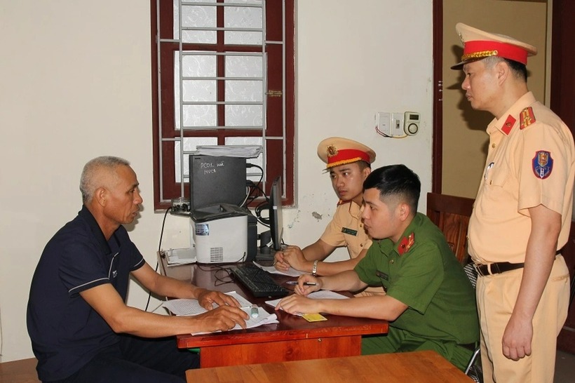 Tạm giữ hình sự lái xe tự chế gây tai nạn khiến một người tử vong. Ảnh: Báo Dân trí.