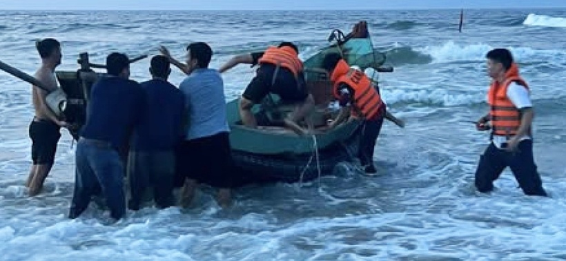 Các lực lượng nỗ lực tìm kiếm nạn nhân. (Ảnh: VOV)