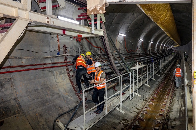 Công nhân thi công hầm tuyến đường sắt đô thị Nhổn - ga Hà Nội