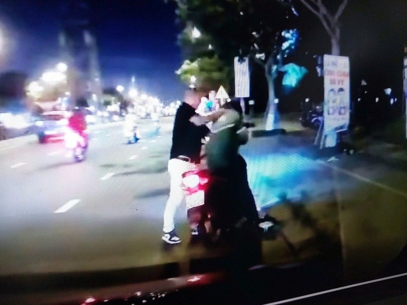 Hình ảnh tài xế xe công nghệ bị khách hàng hung ở Đà Nẵng. Ảnh: Vietnamnet