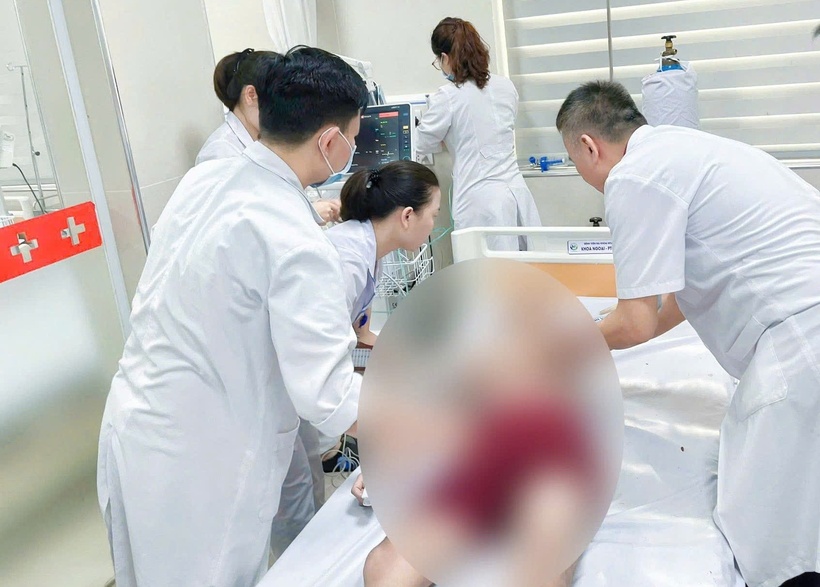 Cứu sống bệnh nhi 13 tuổi bị đuối nước không có người nhà đi cùng