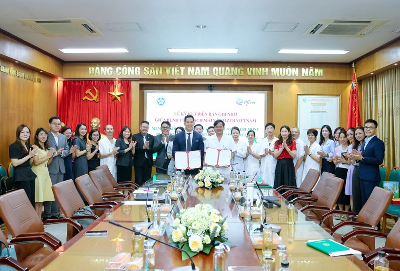 Hợp tác giữa hai bên hướng đến việc nâng cao các dịch vụ chăm sóc sức khỏe và năng lực nghiên cứu y học của cán bộ y tế của Bệnh viện Bạch Mai.