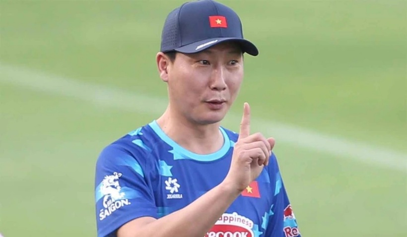 HLV Kim Sang-sik buộc phải điểu chỉnh nhân sự tuyển ASEAN All-stars ở trận đối đầu Man United.
