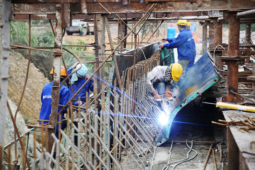 Bộ Xây dựng yêu cầu dừng thi công nếu phát hiện vi phạm về an toàn xây dựng. Ảnh minh hoạ