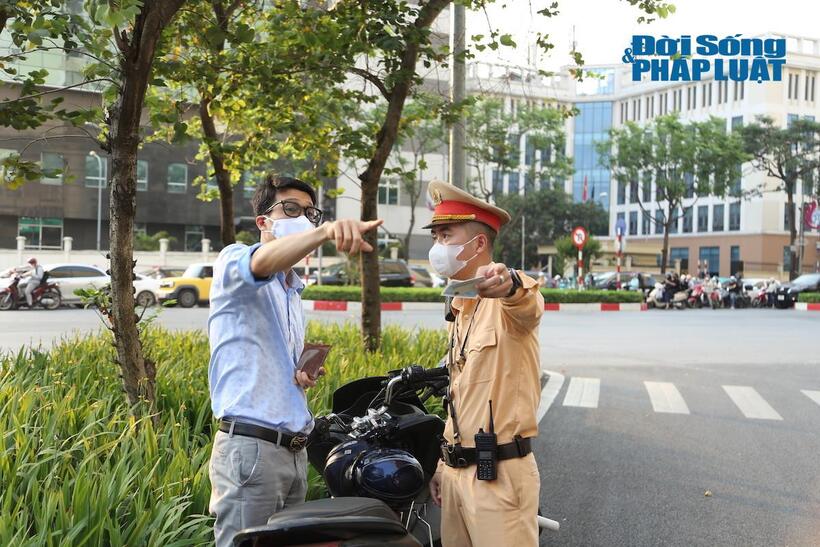 Làm việc với CSGT, các tài xế đưa ra nhiều lý do để nguỵ biện cho hành vi vi phạm của mình như: Để tránh tắc đường; đi có một đoạn ngắn; vội về nhà,...
