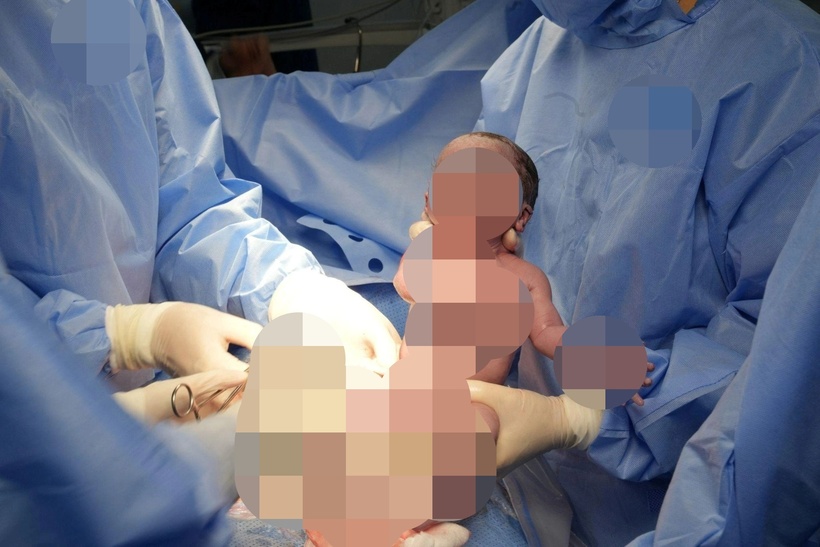 Trong khoảng thời gian từ 21/12/2024 đến 15/4/2025, phụ nữ sinh con thứ hai khi chưa đủ 35 tuổi sẽ được hỗ trợ 3 triệu đồng. Ảnh minh họa.