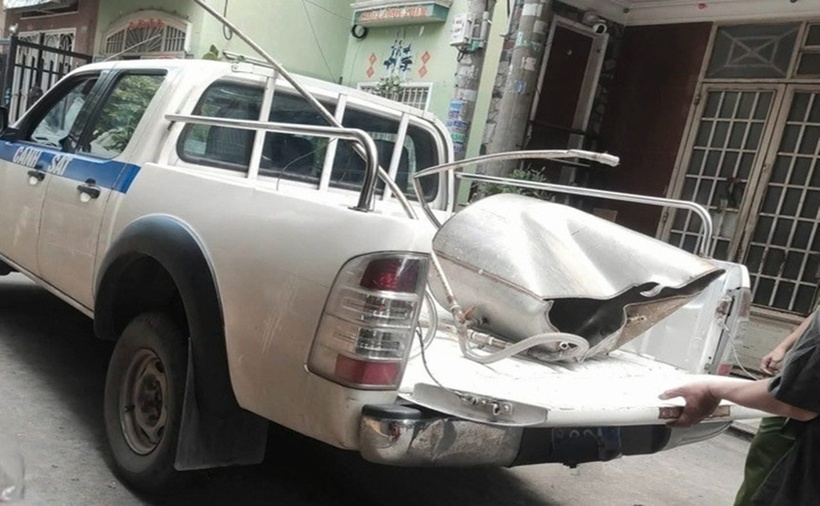 Nồi hơi bị biến dạng sau khi nổ làm 2 người chết. (Ảnh: Người lao động)