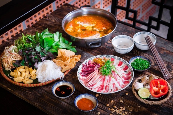 Một nồi nước lẩu ngon, đậm đà sẽ làm tăng thêm hương vị hấp dẫn cho các nguyên liệu nhúng.