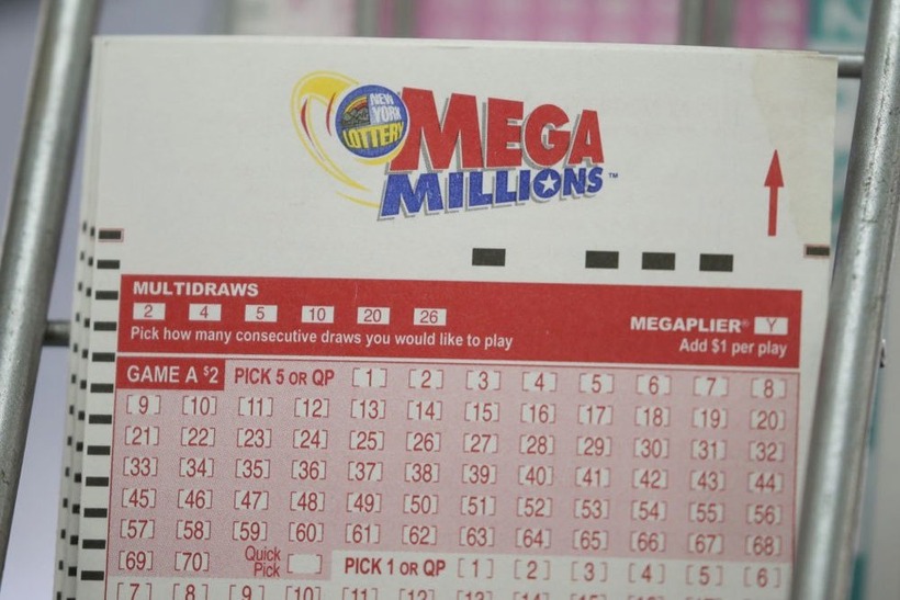 Vé xổ số Mega Millions giúp người phụ nữ trúng độc đắc 2 lần trong cùng 1 ngày. Ảnh: UPI/VietNamnet