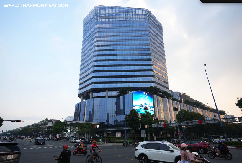 BYD Harmony Sài Gòn mang đến không gian trải nghiệm đẳng cấp các dòng xe BYD tại Thiso Mall Sala - 4