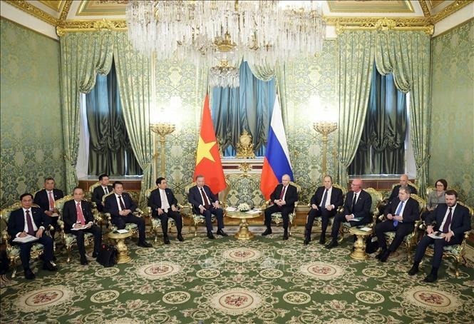 Tổng Bí thư Tô Lâm hội đàm hẹp với Tổng thống Nga Vladimir Putin. Ảnh: Thống Nhất - TTXVN