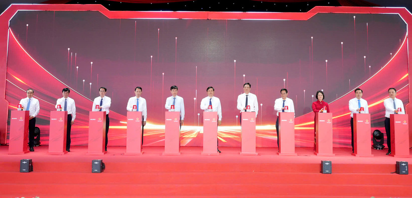 Lễ khởi công Khu công nghiệp Hưng Phú.