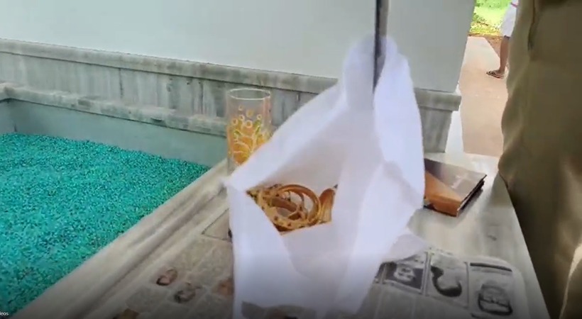 Số vàng được tìm thấy. Ảnh: India Today