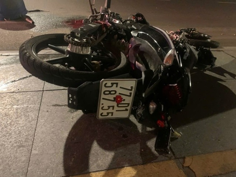 Chiếc xe máy gặp tai nạn. Ảnh: Thanh Niên